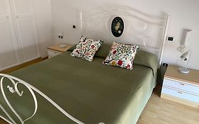 Pm 13A Via Tenente Devenuto Guest House